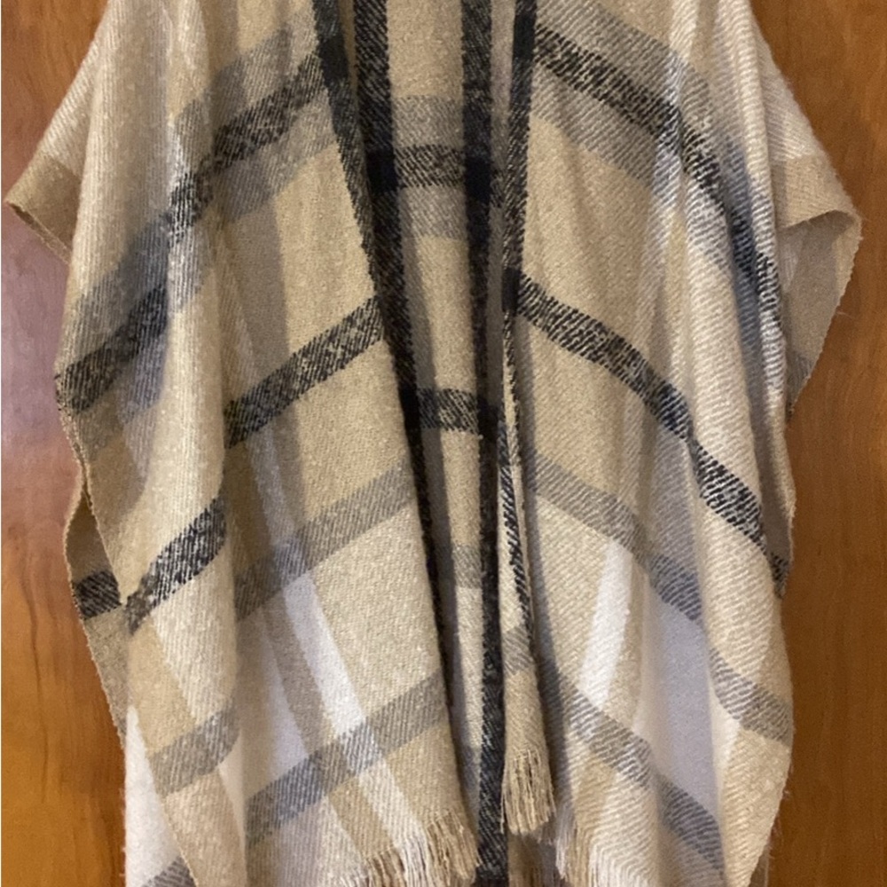 Plaid Shawl Wrap in Beige and Black